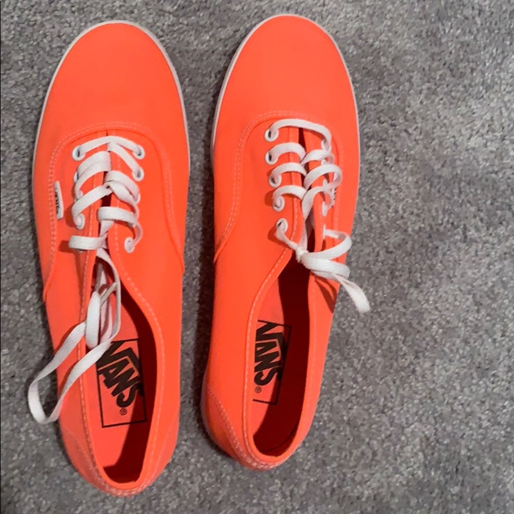 Vans - Picture 3 of 3